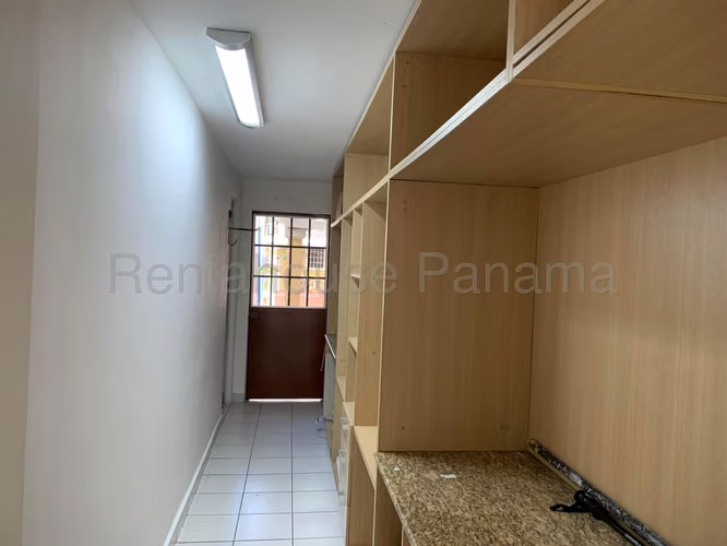 Casa en Venta en PH DORADO LAKES Condado del Rey 27AECC590