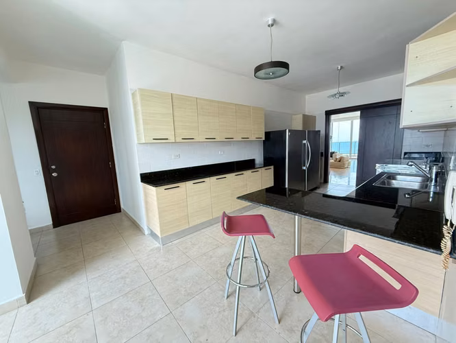 Alquiler apartamento Amoblado en Avenida Balboa - L.G.