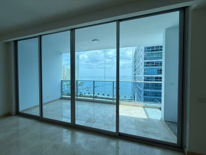 Alquiler apartamento Amoblado en Avenida Balboa - L.G.