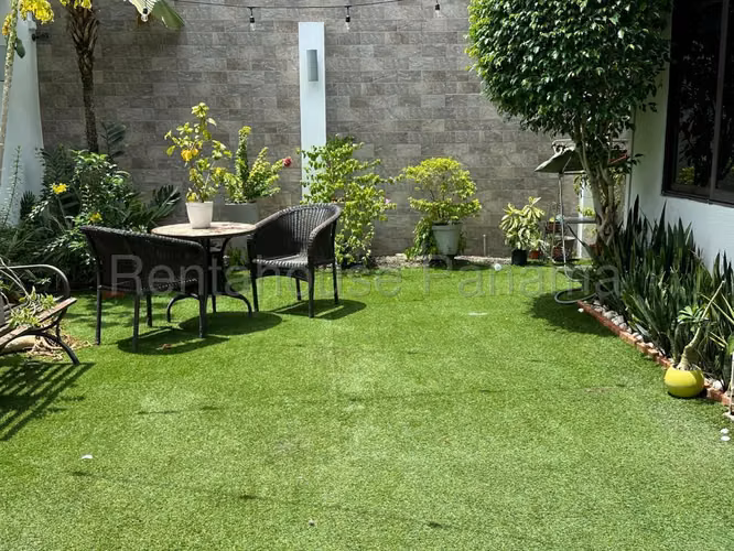 Se Vende Casa en Versalles YDU