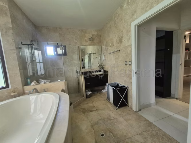 Se Vende Casa en Costa Sur YDU