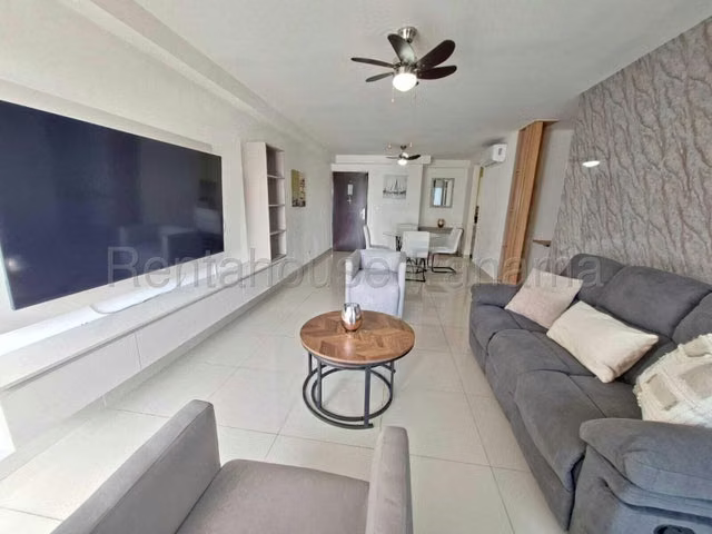 Alquiler de Apartamento Ph Balboa Bay en Bella Vista 27LBR468