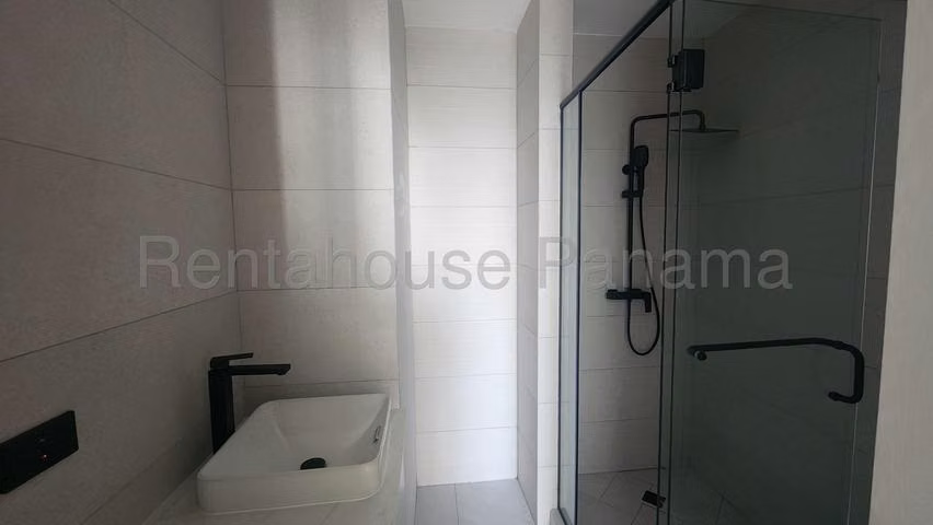 Alquiler de Apartamento Ph Aquapoint en Punta Paitilla 27LBR52