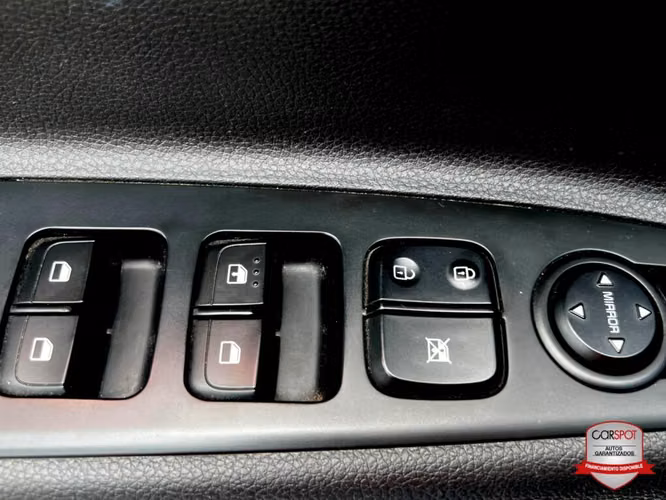 Kia Rio 2024 Automática EF1369