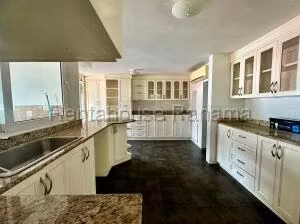 Apartamento en Venta en Obarrio PH Irotama VIK 26-3294