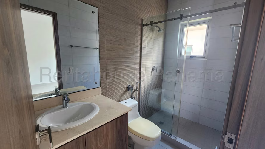 Venta de Casa en Altos de Panama Altos del Parque KF