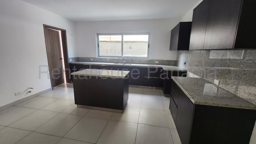 Venta de Casa en Altos de Panama Altos del Parque Solo Cliente Directo MC