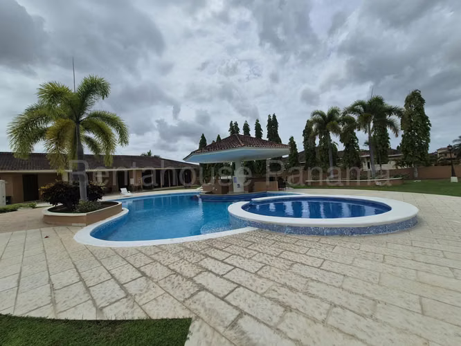 Vendo Casa en Costa Sur OF27-593