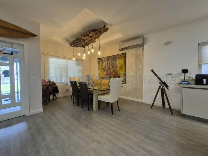 Vendo Casa en Costa Sur OF27-593