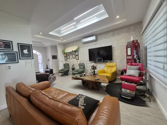 Vendo Casa en Costa Sur OF27-593