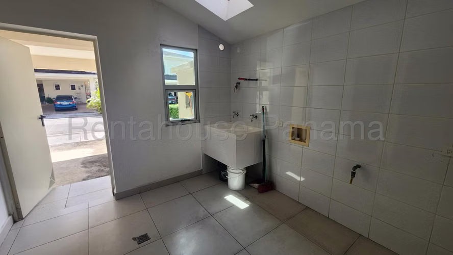Venta de Casa en Altos de Panama Altos del Parque 353 Mts PD
