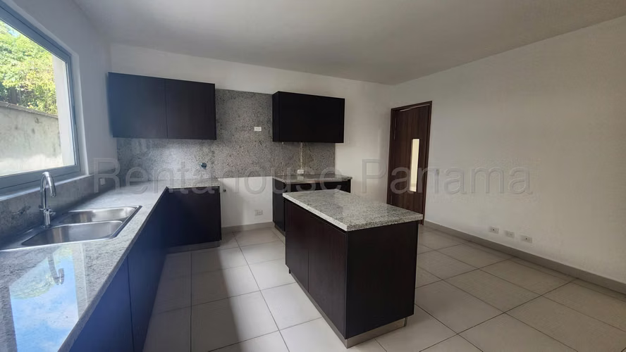 Venta de Casa en Altos de Panama Altos del Parque 353 Mts PD