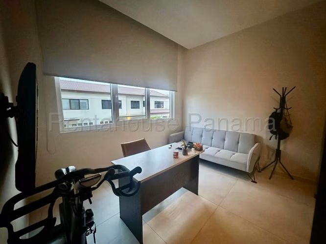 Venta de Casa en Santa Maria The Woods
