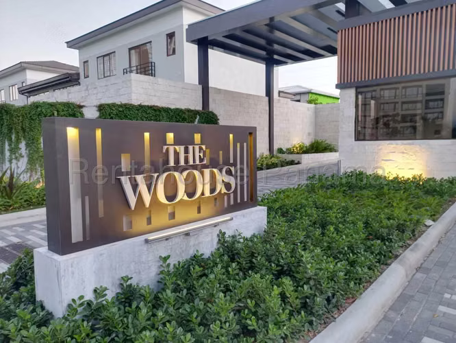 Venta de Casa en Santa Maria The Woods