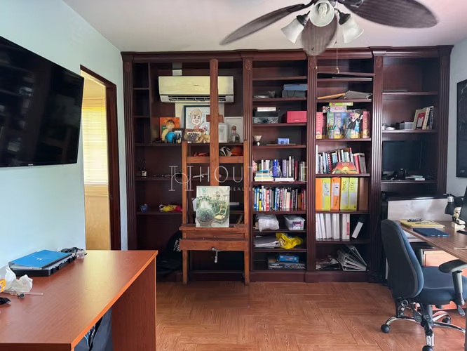 Venta de Residencia Exclusiva en Camino de Cruces