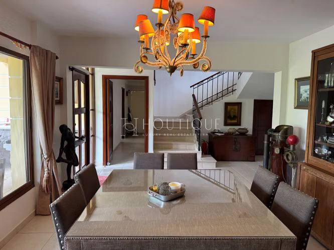 Venta de Residencia Exclusiva en Camino de Cruces