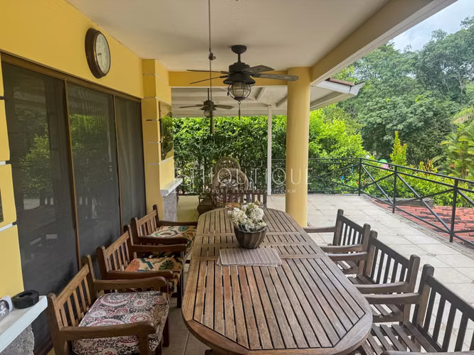 Venta de Residencia Exclusiva en Camino de Cruces