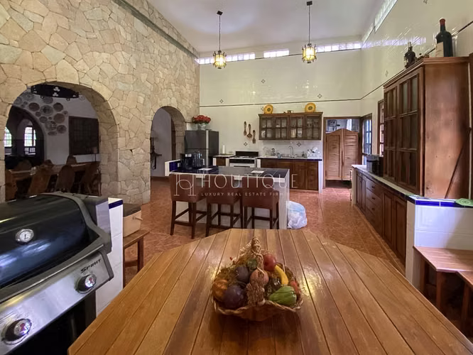 Exclusiva Residencia con Cabaña de Invitados – El Valle de Antón