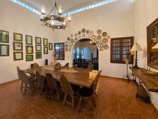 Exclusiva Residencia con Cabaña de Invitados – El Valle de Antón