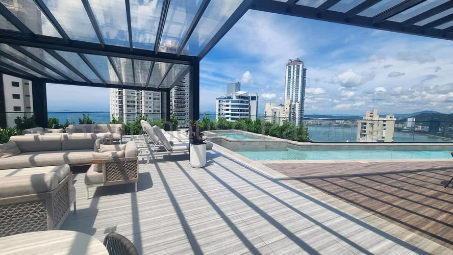 Alquiler de apartamento de 110m2 en Aquapoint Paitilla