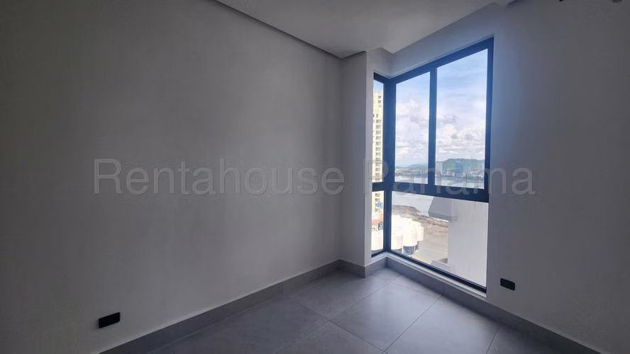 Alquiler de apartamento de 110m2 en Aquapoint Paitilla