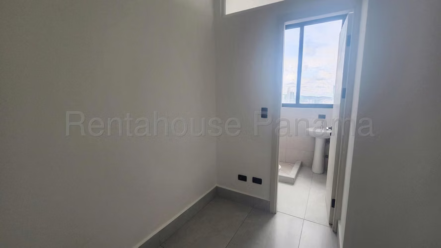 Alquiler de apartamento de 110m2 en Aquapoint Paitilla