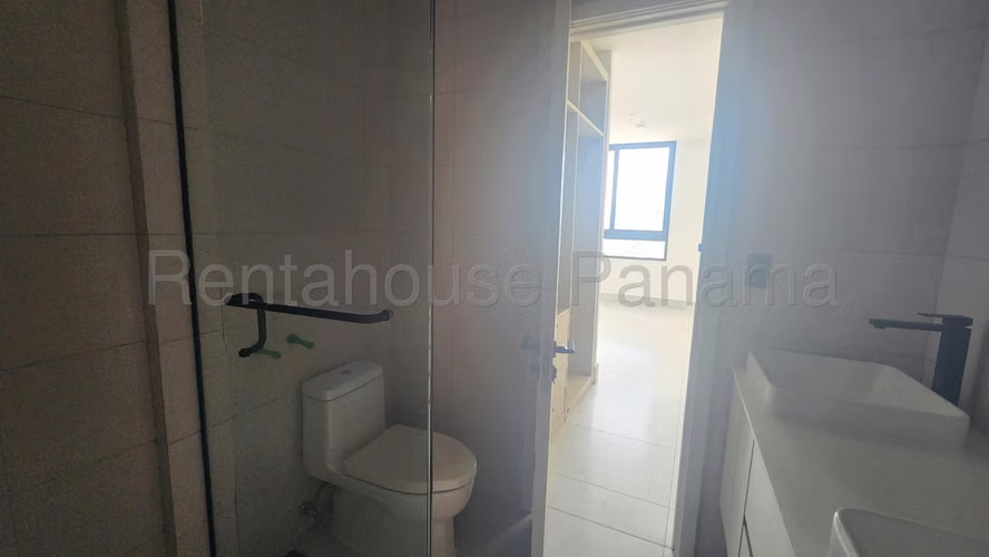 Alquiler de apartamento de 110m2 en Aquapoint Paitilla