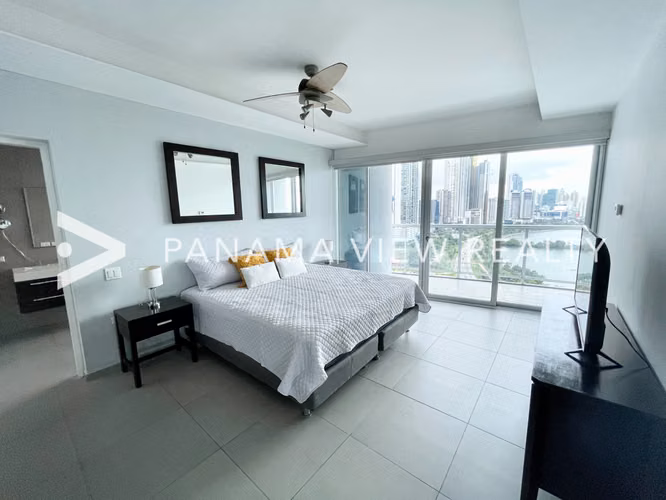 YACHT CLUB - AVENIDA BALBOA
