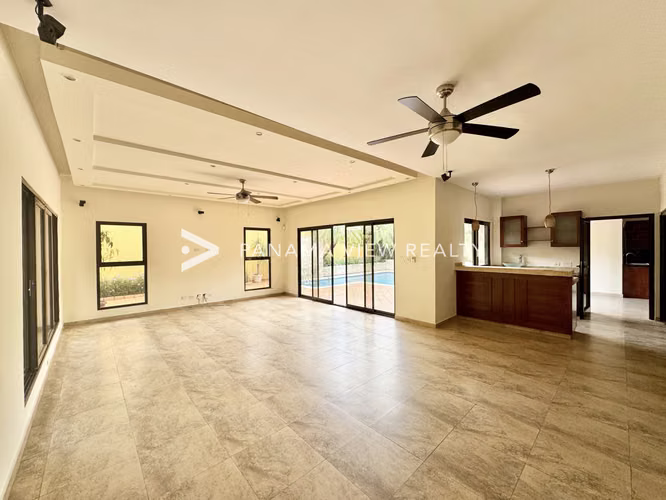 CASA EN ANTIGUA - COSTA DEL ESTE