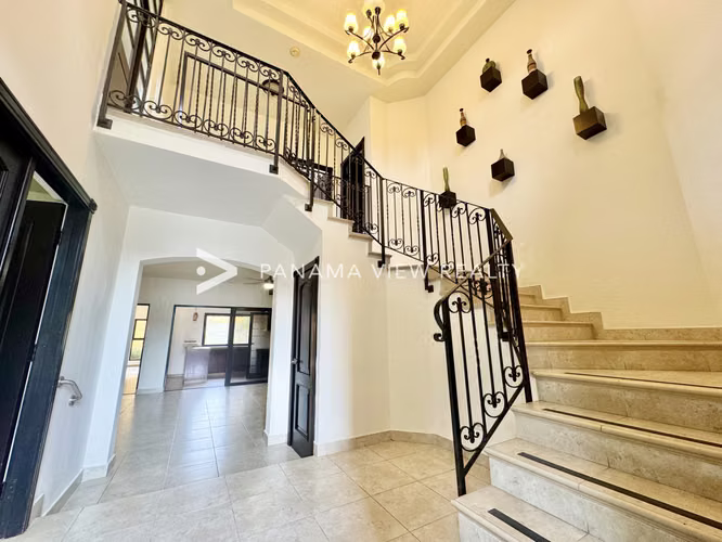 CASA EN ANTIGUA - COSTA DEL ESTE