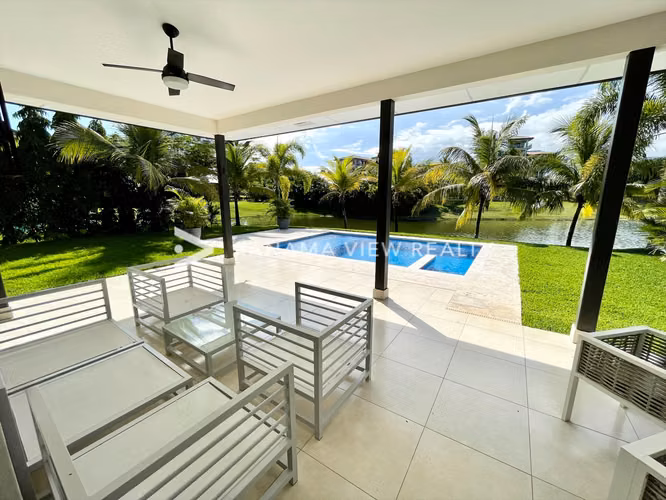 LAGUNA - BUENAVENTURA
