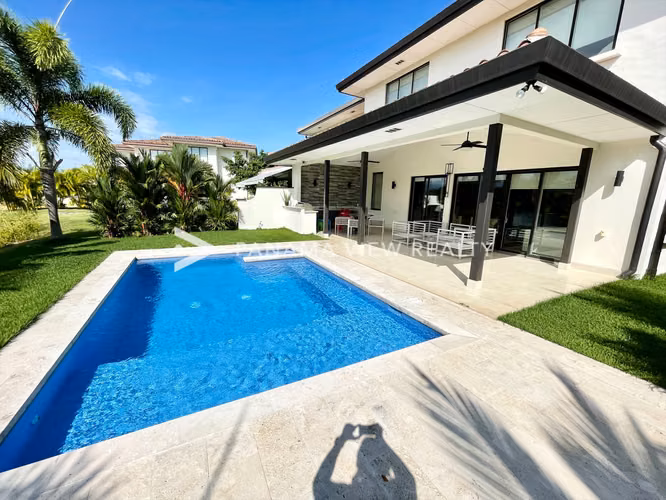 LAGUNA - BUENAVENTURA