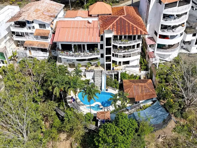Residencia de Lujo de 6 Niveles con Vista Panorámica a Toda la Ciudad de Panamá