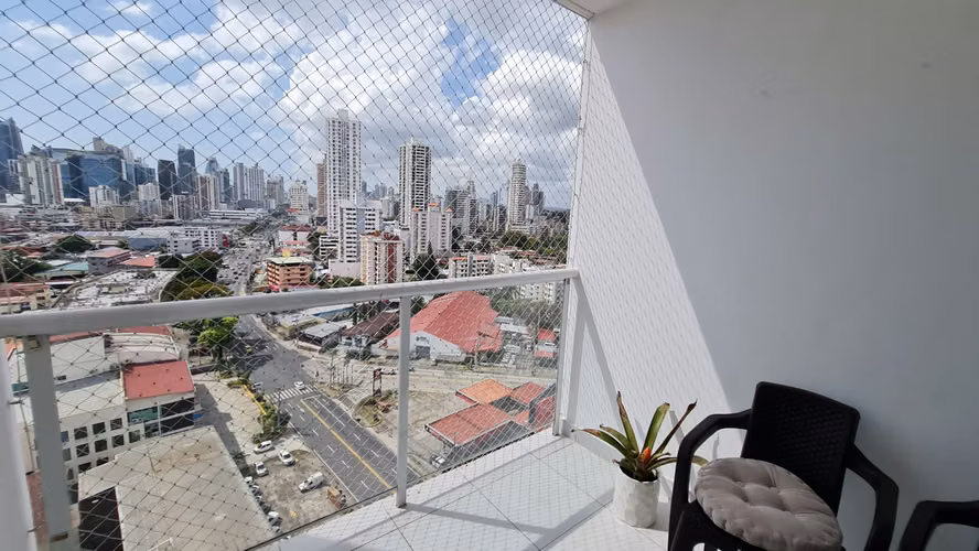 Apartamento PH Metropolitan Park Carrasquilla - Amoblado