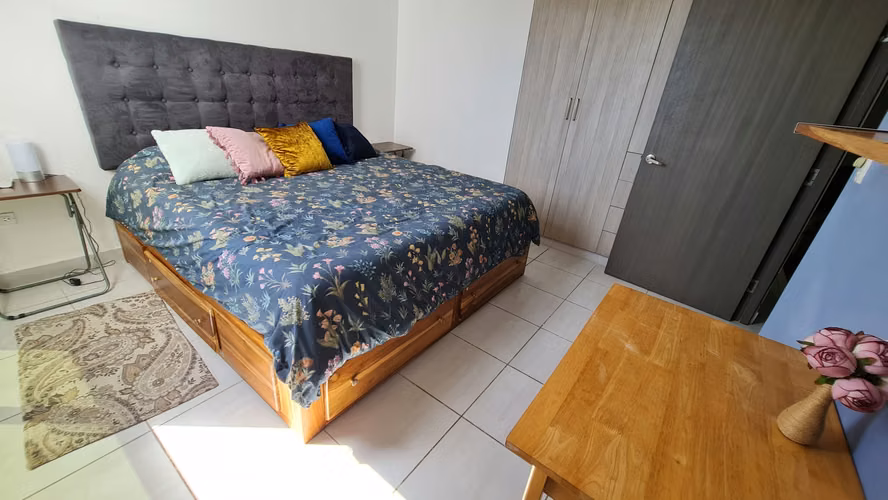 Apartamento PH Metropolitan Park Carrasquilla - Amoblado