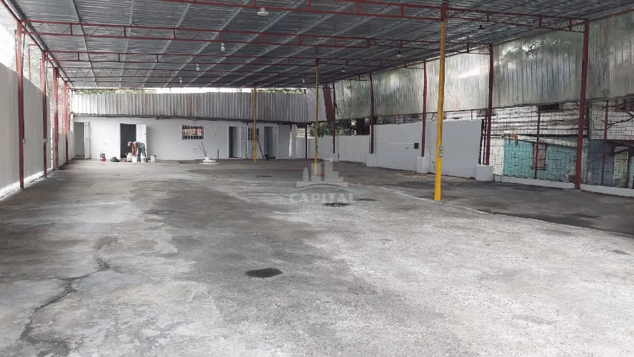 Se Alquila Galera Comercial en Río Abajo