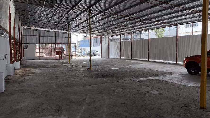 Se Alquila Galera Comercial en Río Abajo