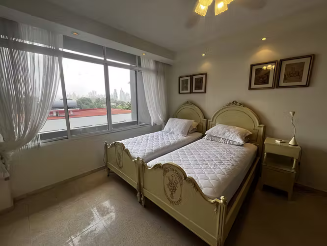 Se vende Apartamento en PH Torre de la Cresta, Bella Vista