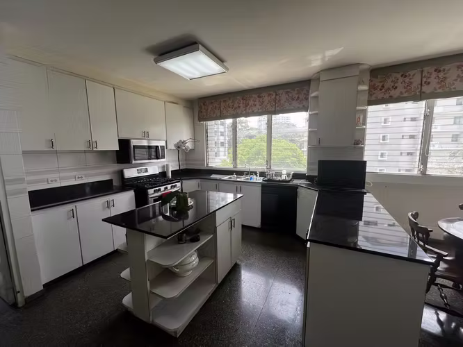 Se vende Apartamento en PH Torre de la Cresta, Bella Vista
