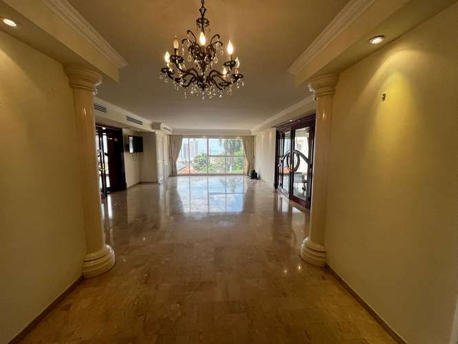 Se vende Apartamento en PH Torre de la Cresta, Bella Vista