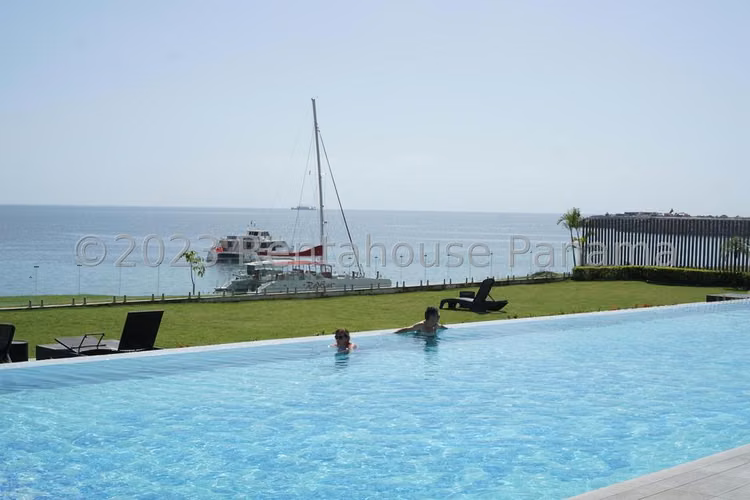 Venta de apartamento de 159m2 en PH Grand Tower Punta Pacífica