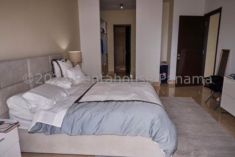 Venta de apartamento de 159m2 en PH Grand Tower Punta Pacífica