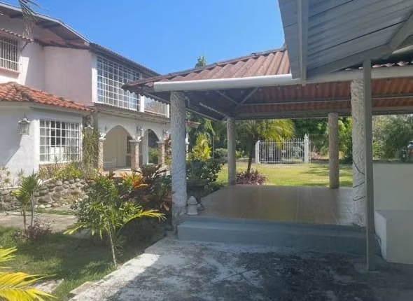 Venta de Casa Amoblada Frente al Mar en San Carlos Las Uvas - YP