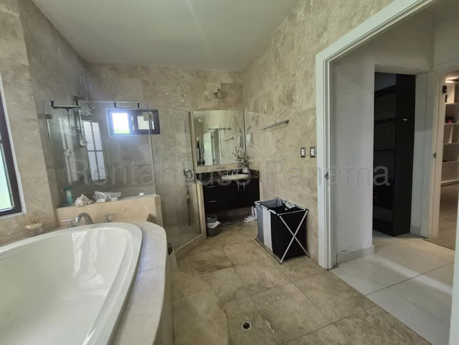 Casa en Venta en Costa Sur. PH SUNSET COAST. 27LDC593