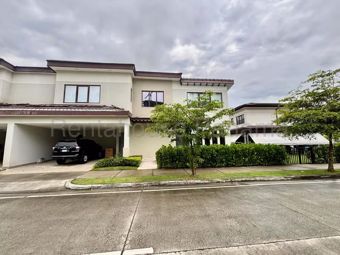 Casa en Venta en Santa María. THE WOODS. 27LDC591