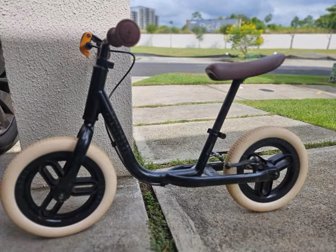 Bici de equilibrio B'Twin RunRide 500 con freno
