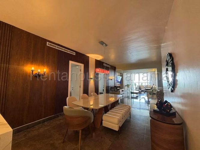 Venta de apartamento con línea blanca PH Yoo Avenida Balboa