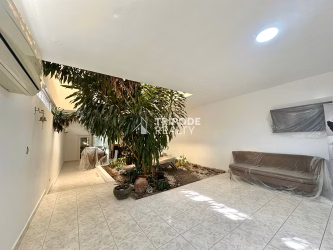 Casa comercial en venta Los Angeles con paneles solares