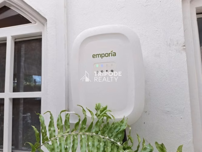 Casa comercial en venta Los Angeles con paneles solares