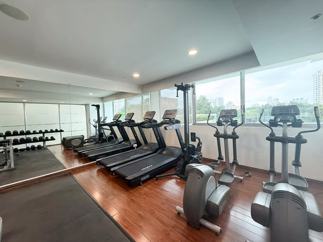 Apartamento de Lujo en Arboleda con Acceso Directo al Parque Omar